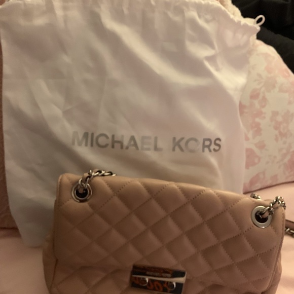 Michael Kors Sloan Quilted Handbag - Picture 3 of 7